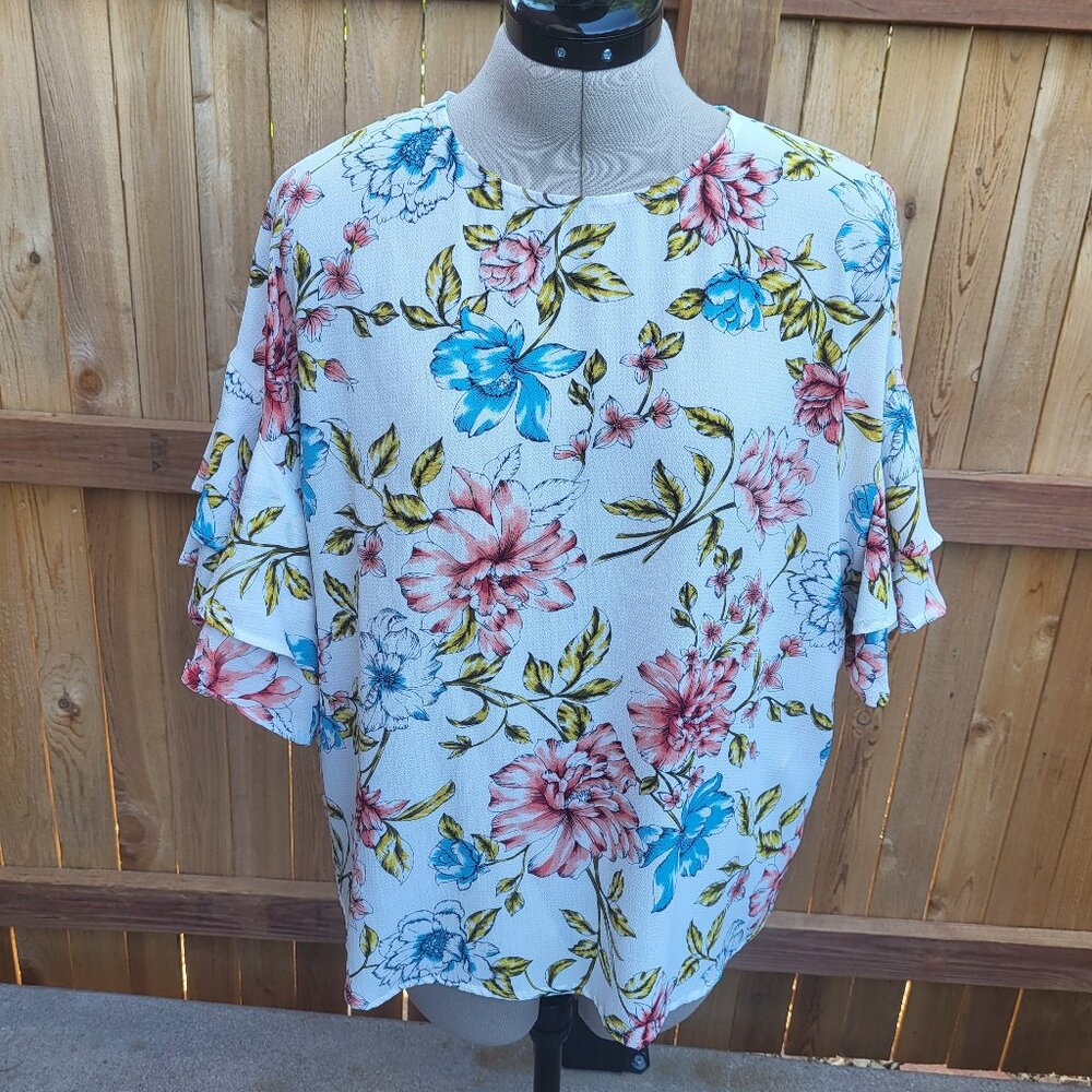 Halogen white floral flutter sleeve top small